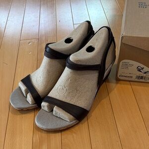 Patagonia Brown Solimar Leather Open-Toe Wedge Sandals